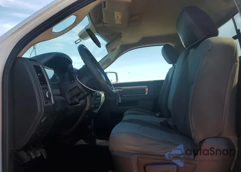 2014 Ram 1500 St z USA, uszkodzony, nr VIN 3C6JR6DT0EG190815